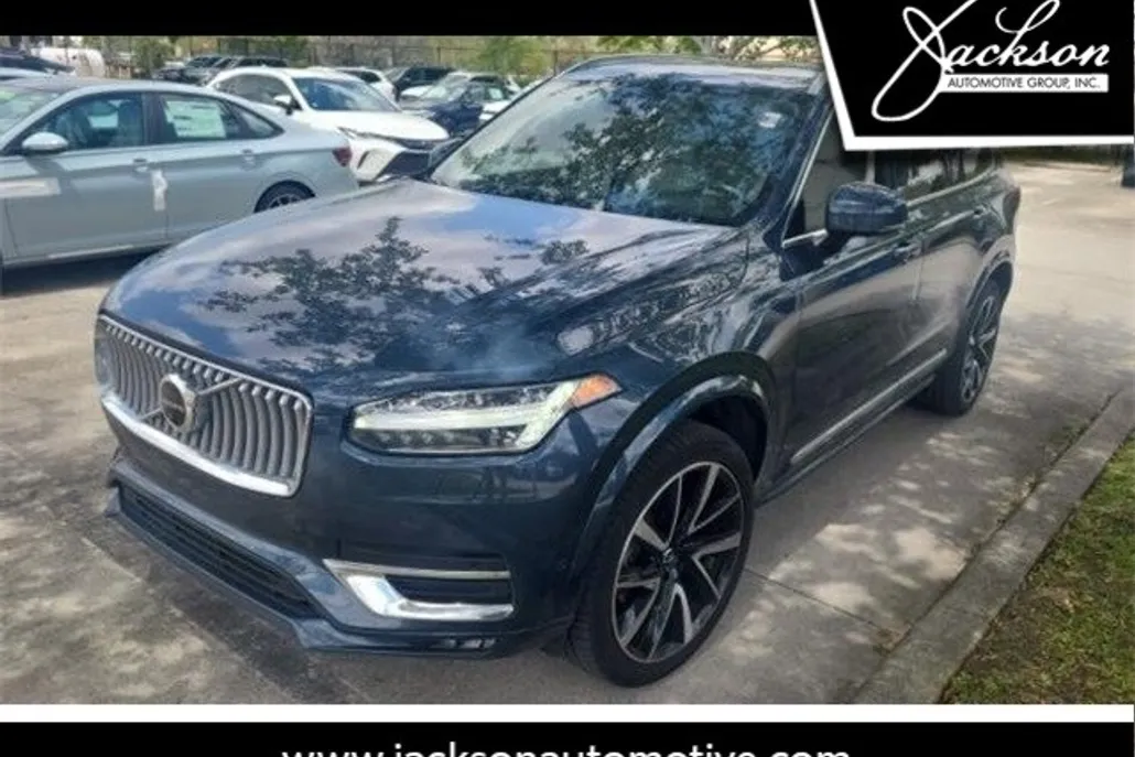 2023 Volvo XC90 AWD Plus photo 1