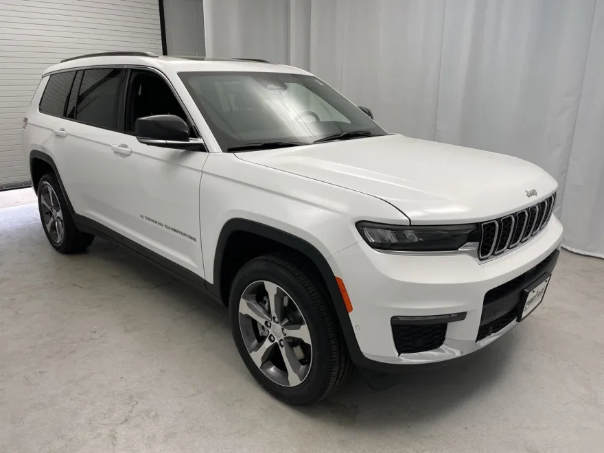 2025 Jeep Grand Cherokee Limited photo 1