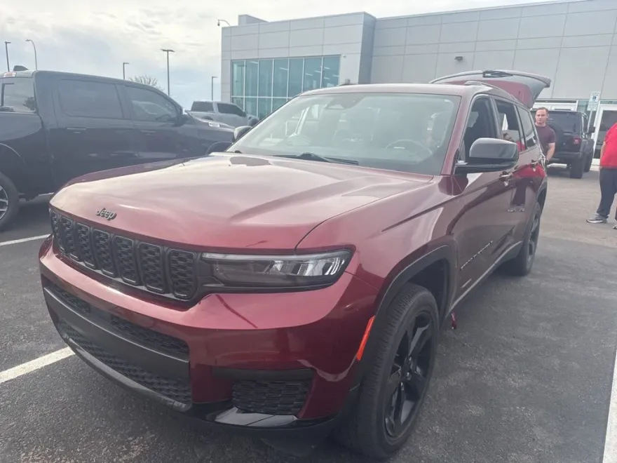 2021 Jeep Grand Cherokee Altitude photo 1