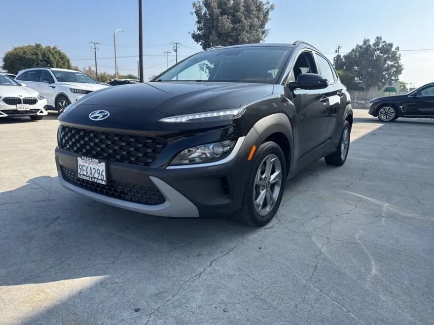 2023 Hyundai Kona SEL photo 1