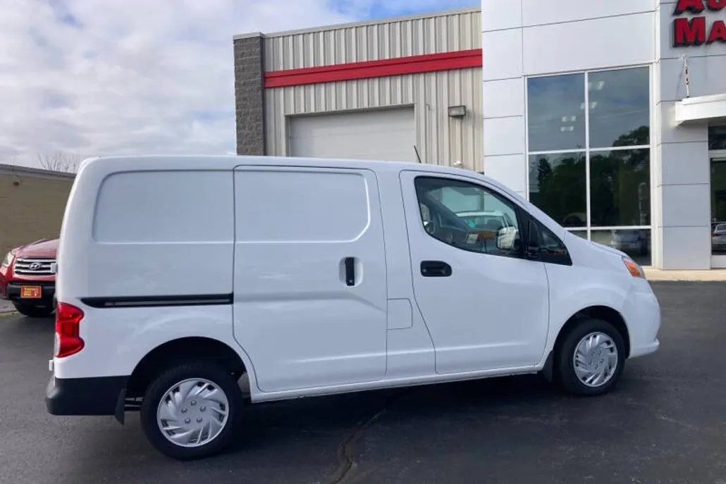 2020 Nissan NV200 S photo 1