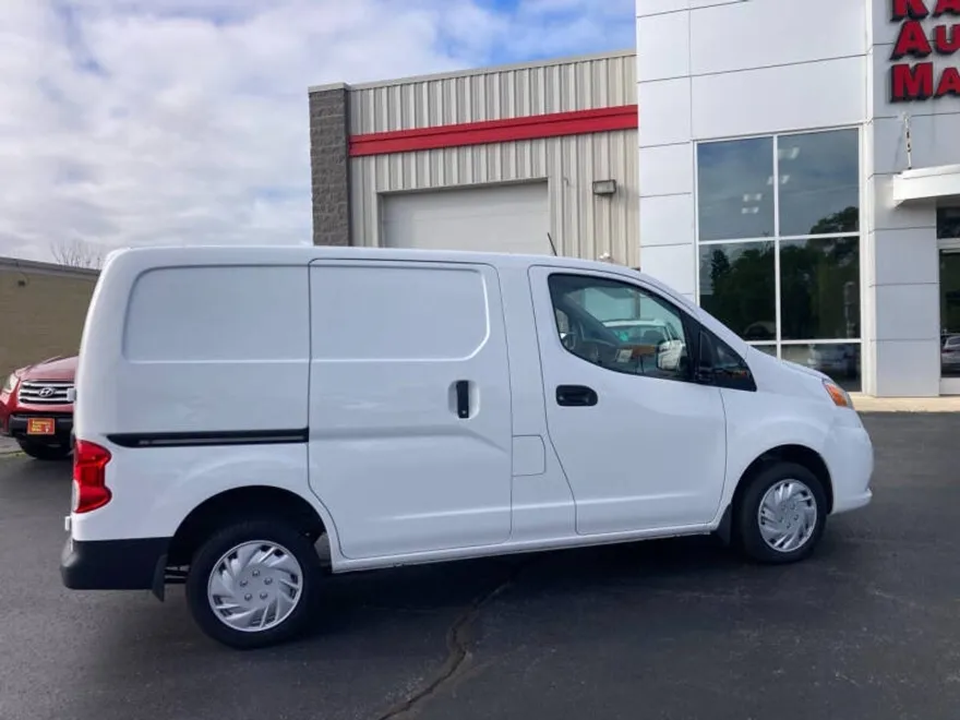 2020 Nissan NV200 S photo 1