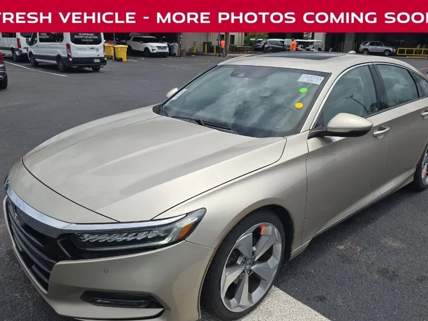2018 Honda Accord Touring photo 1