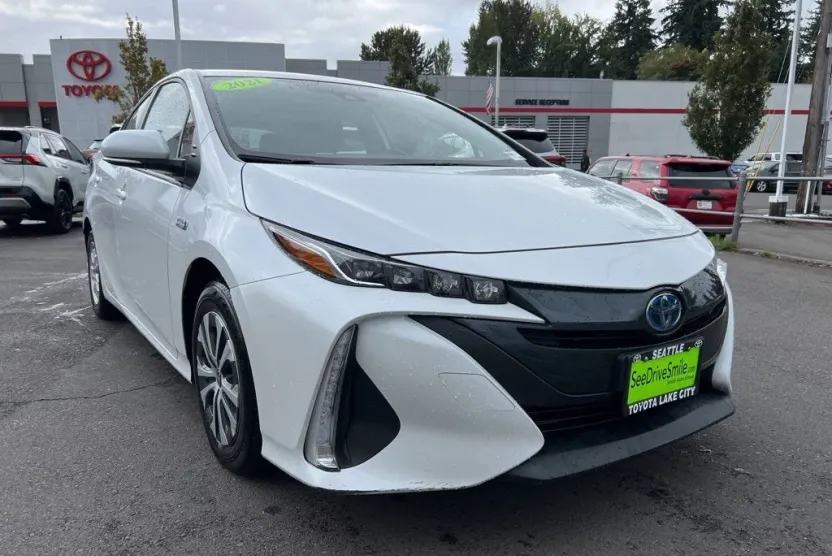 2021 Toyota Prius Prime photo 1