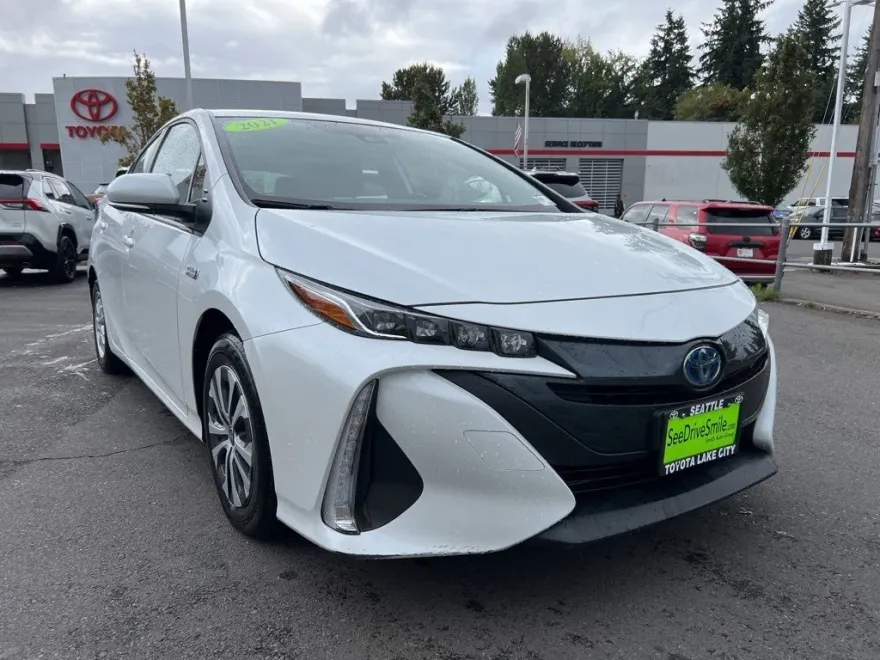 2021 Toyota Prius Prime photo 1