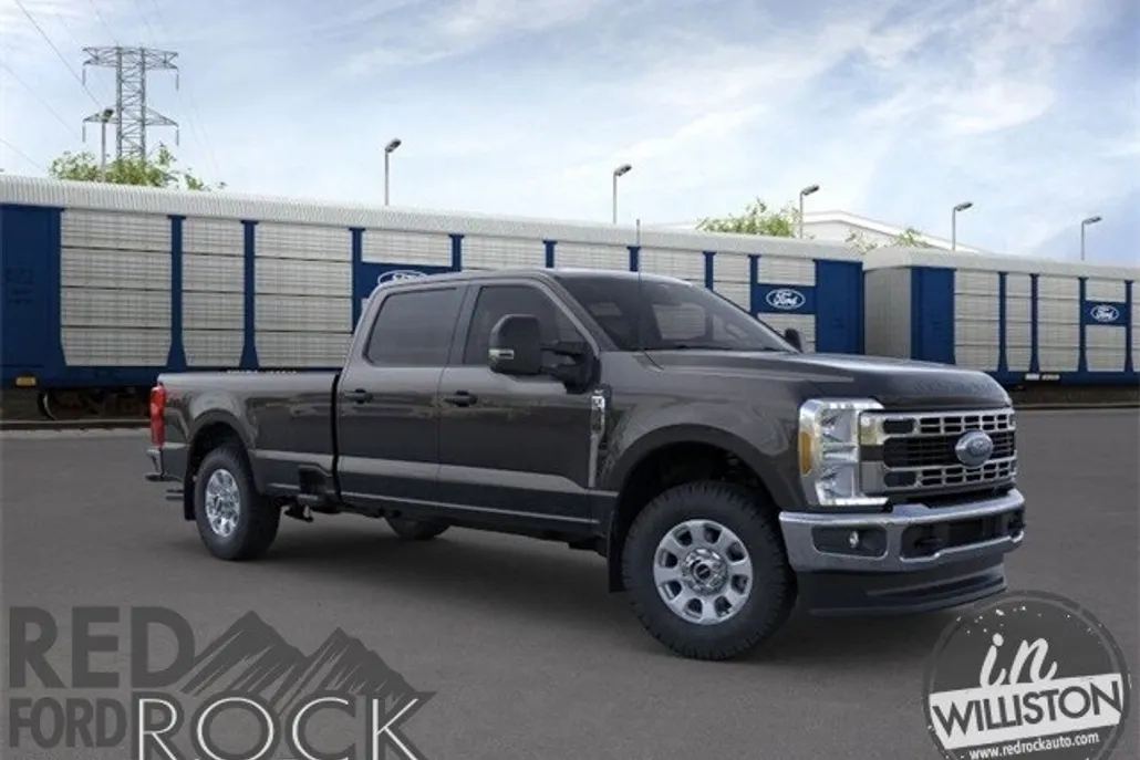 2025 Ford F-350 photo 1