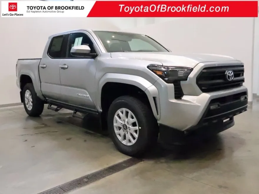 2025 Toyota Tacoma SR5 photo 1