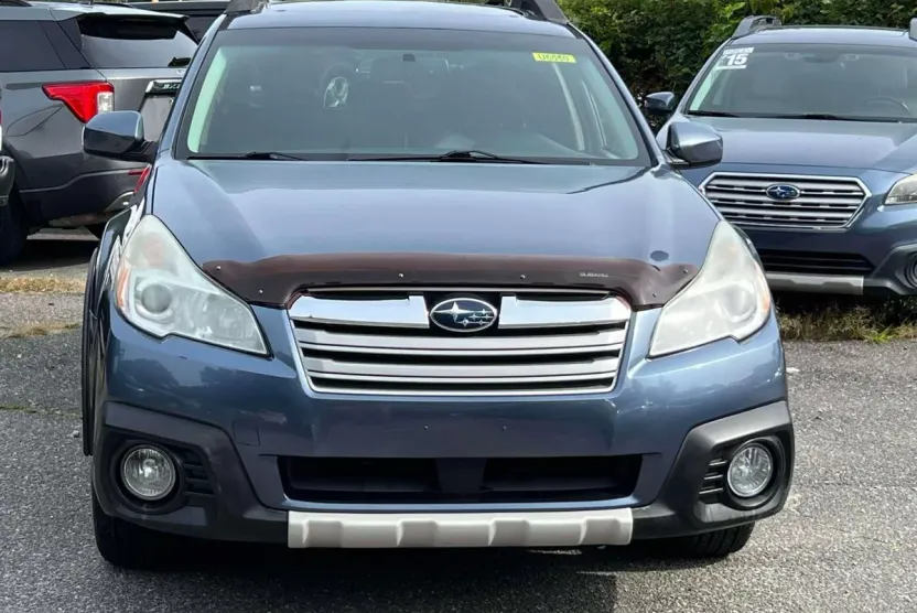 2014 Subaru Outback 2.5i Limited photo 1