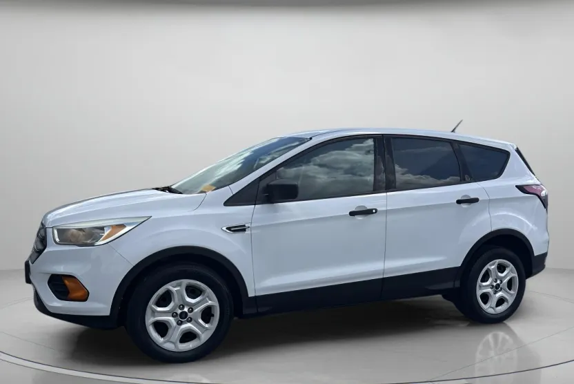 2017 Ford Escape S photo 1