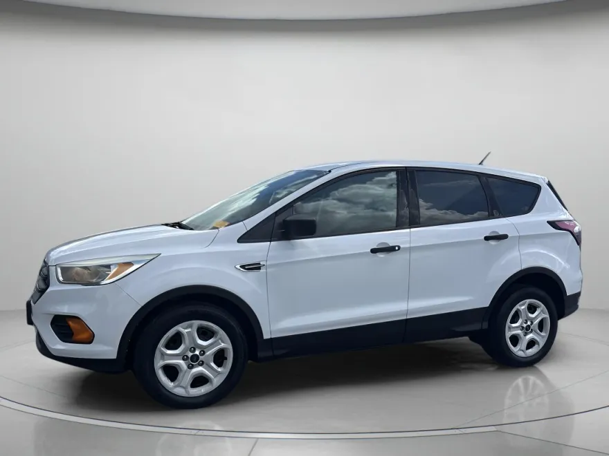2017 Ford Escape S photo 1