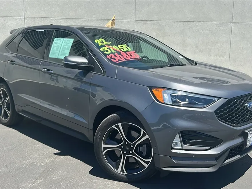 2022 Ford Edge ST photo 1