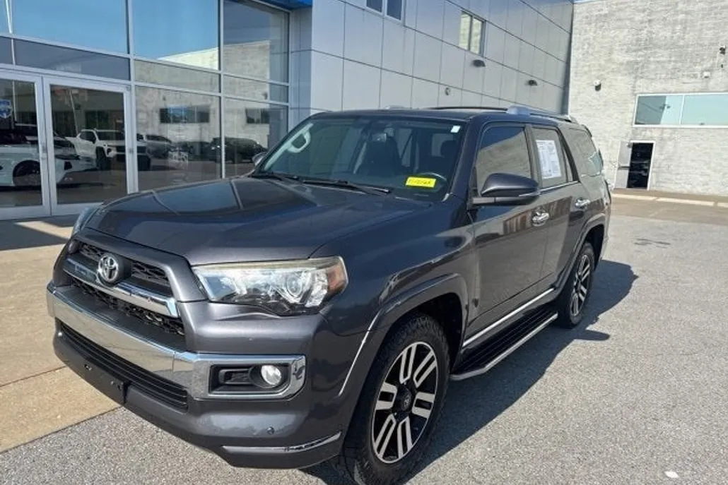 2016 Toyota 4Runner Limited photo 1