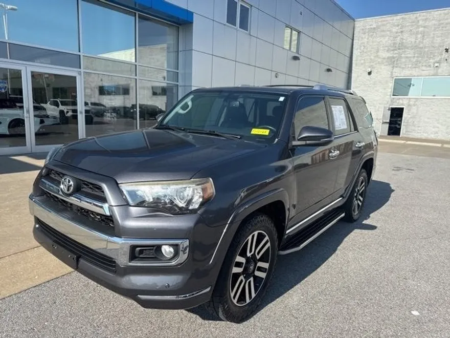 2016 Toyota 4Runner Limited photo 1