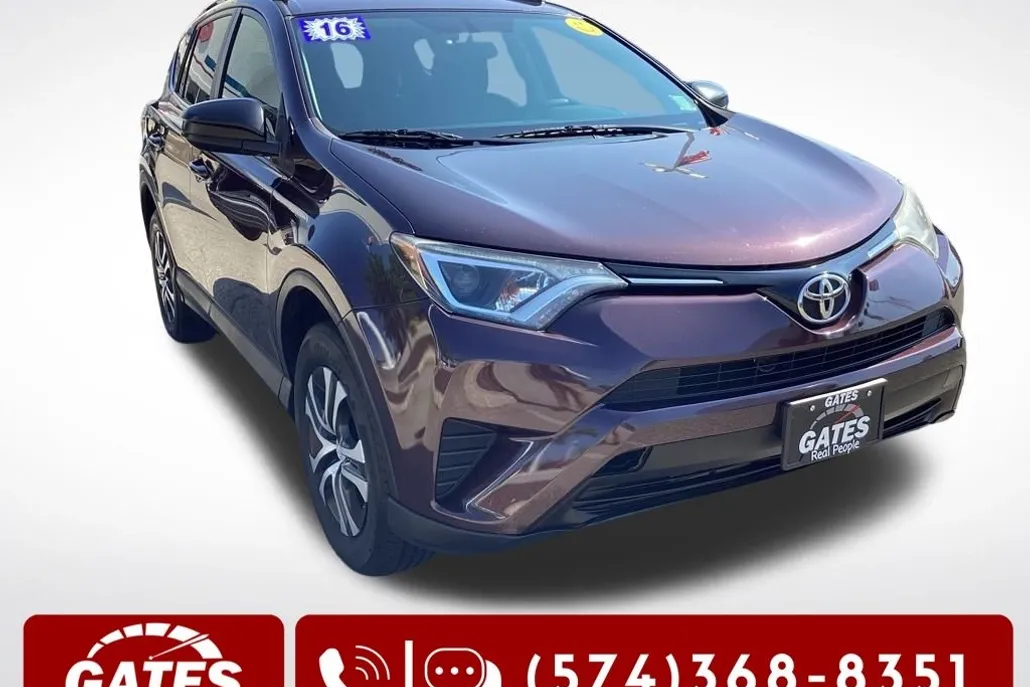 2016 Toyota RAV4 LE photo 1