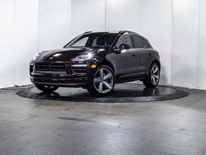 2025 Porsche Macan T photo 1
