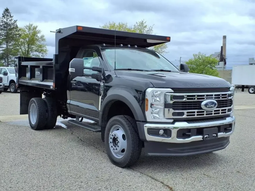 2025 Ford F-550 XL photo 1