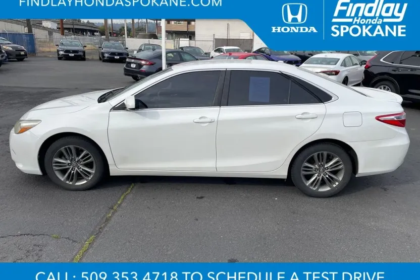 2016 Toyota Camry photo 1