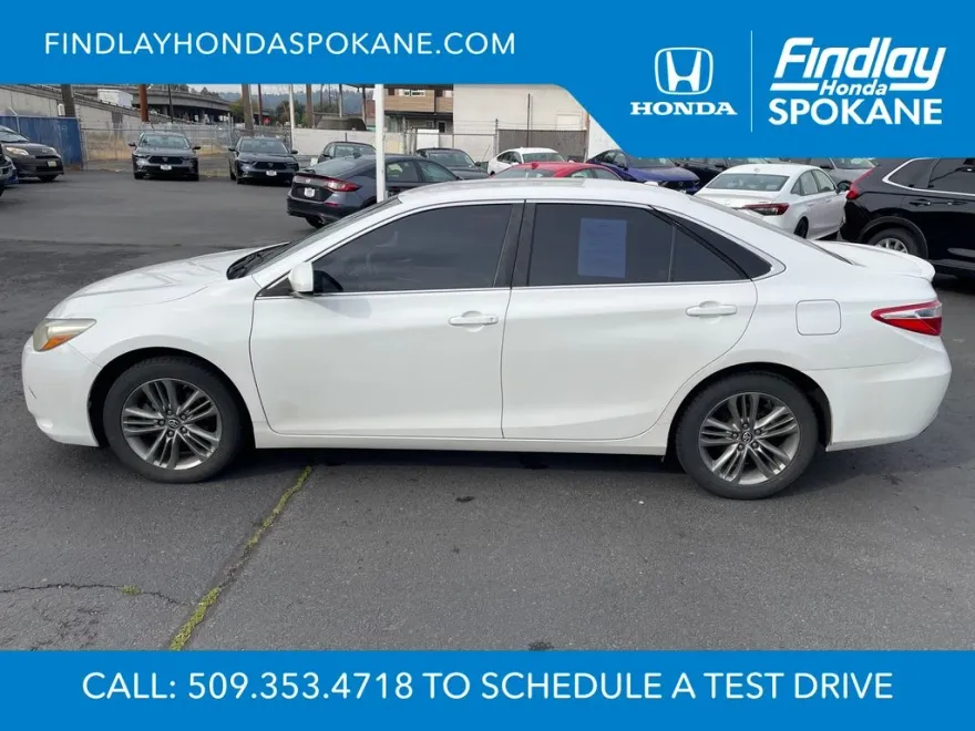 2016 Toyota Camry photo 1