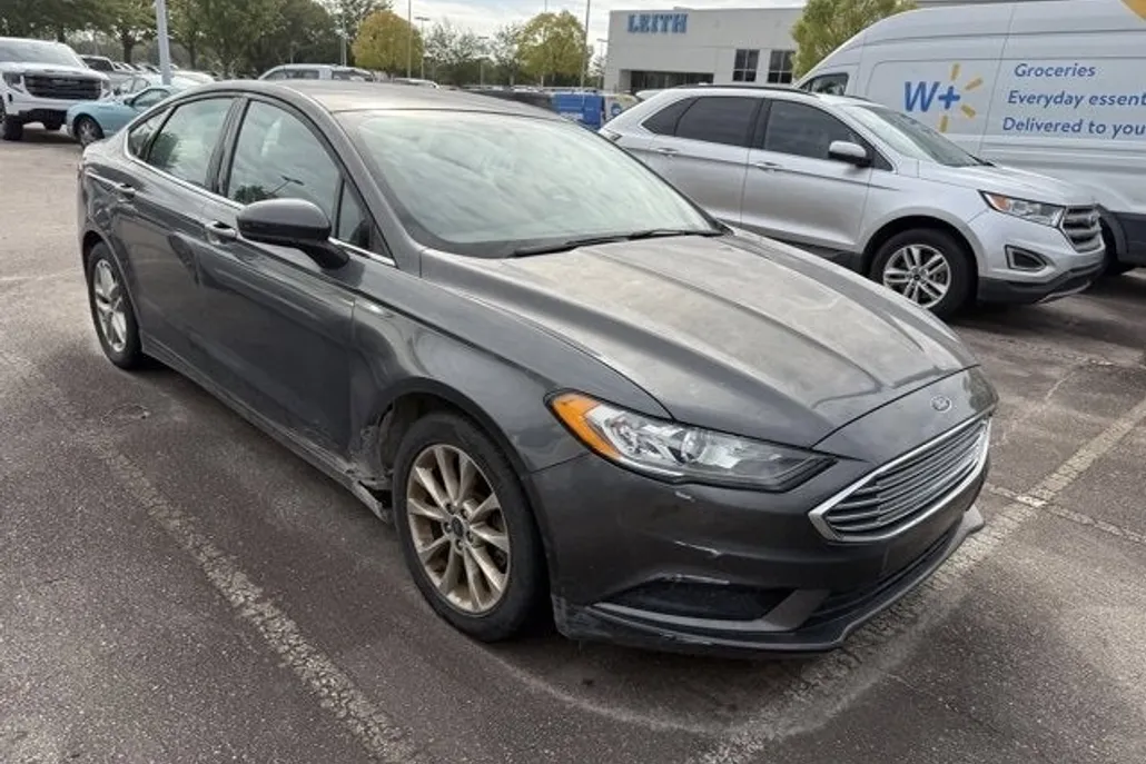 2017 Ford Fusion SE photo 1