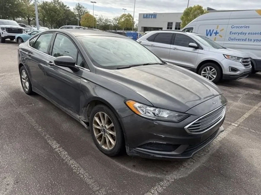 2017 Ford Fusion SE photo 1