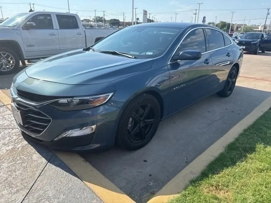 2025 Chevrolet Malibu 1LT photo 1