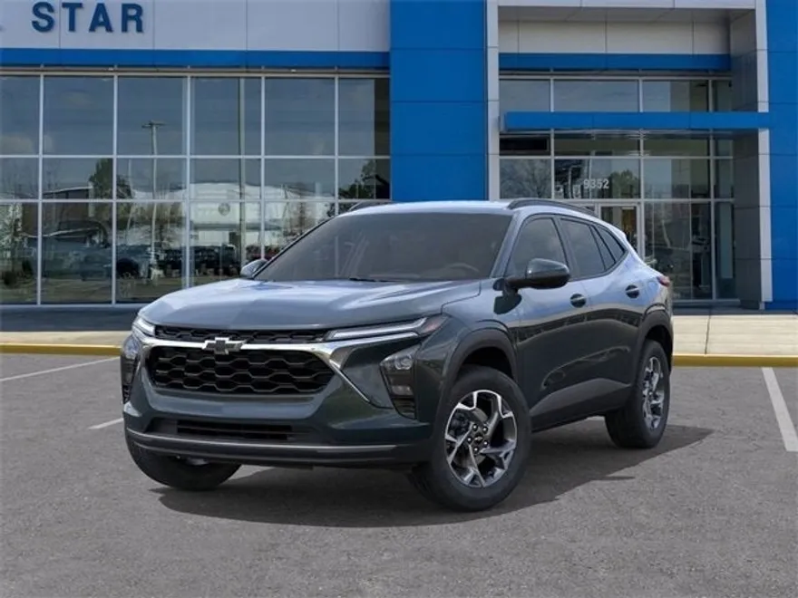 2025 Chevrolet Trax LT photo 1
