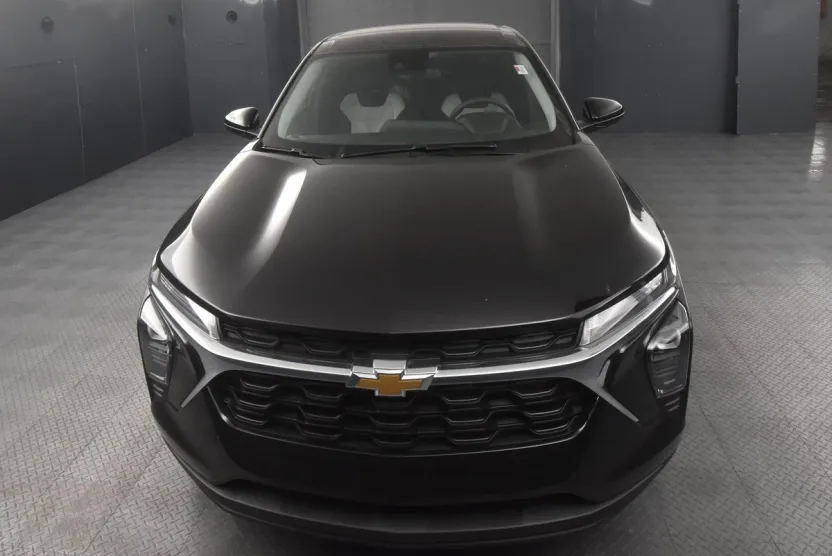 2025 Chevrolet Trax LS photo 1