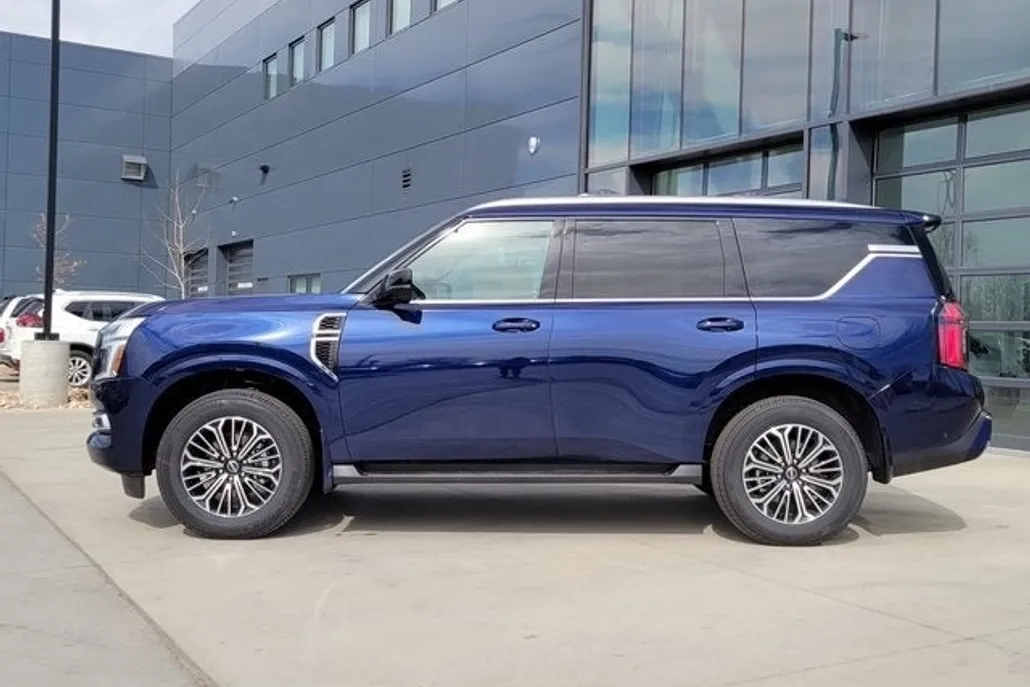 2025 Nissan Armada SL photo 1