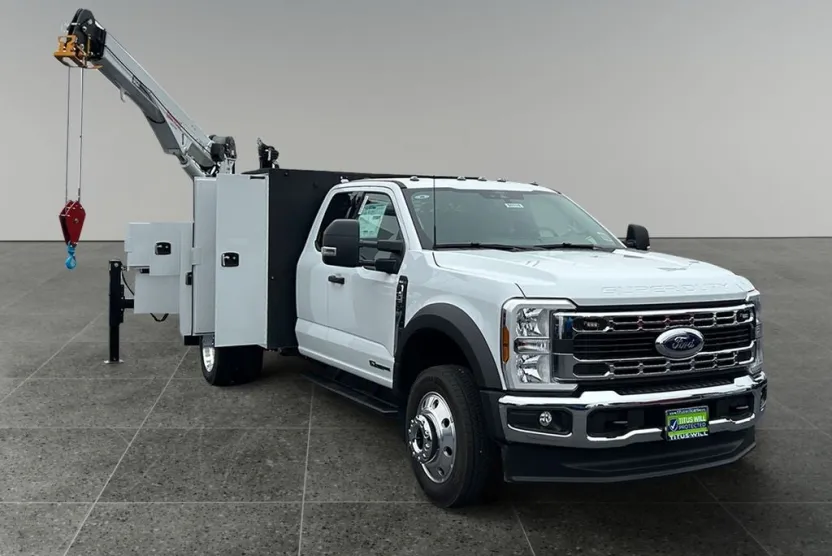 2025 Ford F-550 XLT photo 1