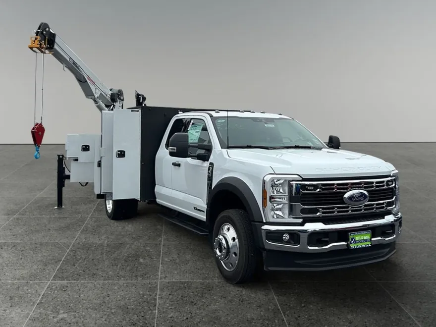 2025 Ford F-550 XLT photo 1
