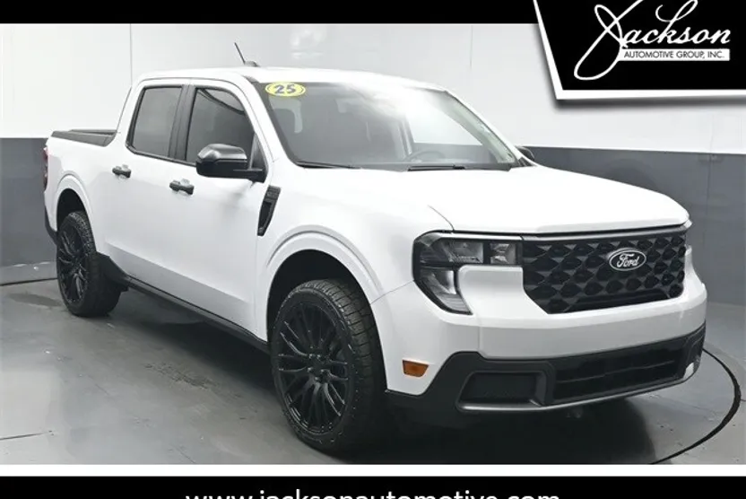 2025 Ford Maverick XLT photo 1
