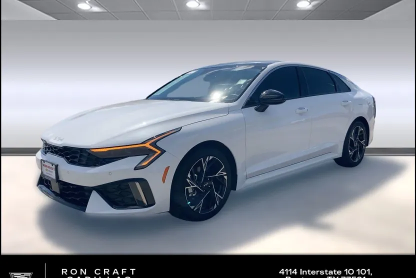 2025 Kia K5 GT-Line photo 1