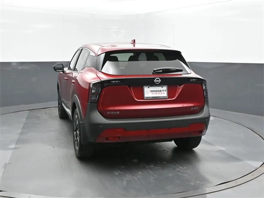 2025 Nissan Kicks SV photo 1