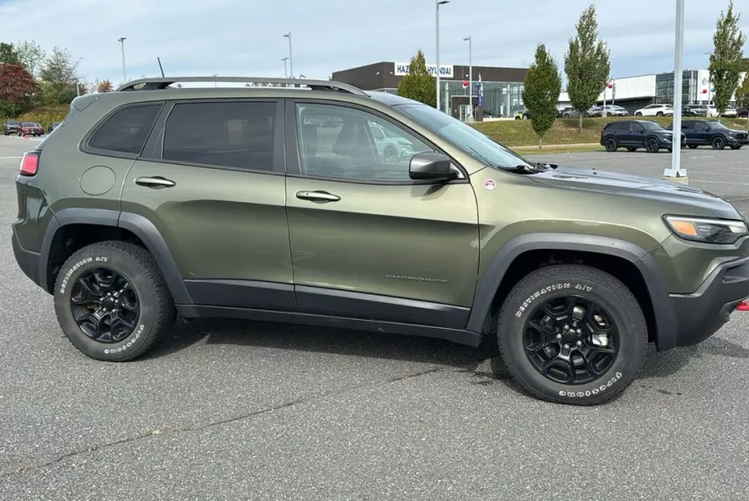 2021 Jeep Cherokee Trailhawk photo 1
