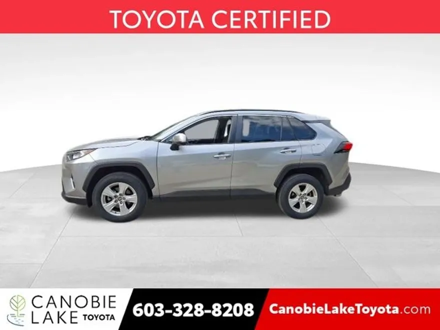2021 Toyota RAV4 XLE photo 1