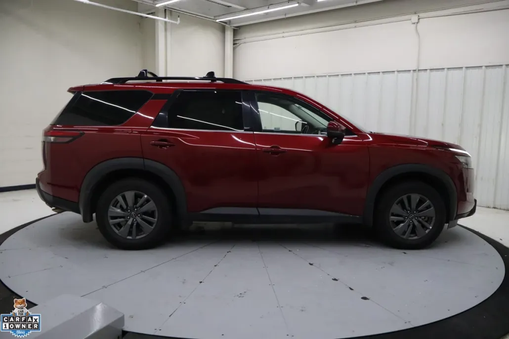 2024 Nissan Pathfinder SV photo 1