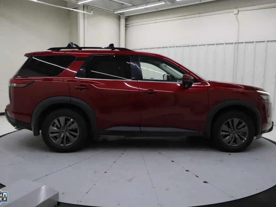 2024 Nissan Pathfinder SV photo 1