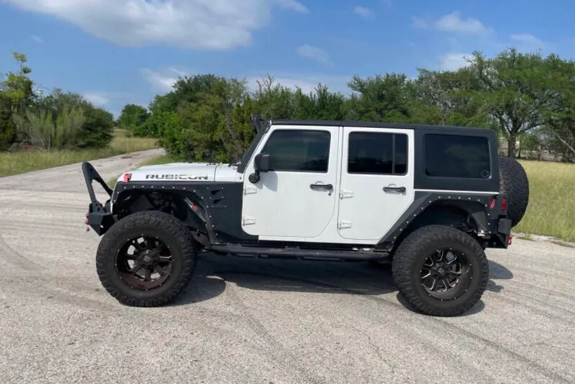 2013 Jeep Wrangler Unlimited Rubicon photo 1