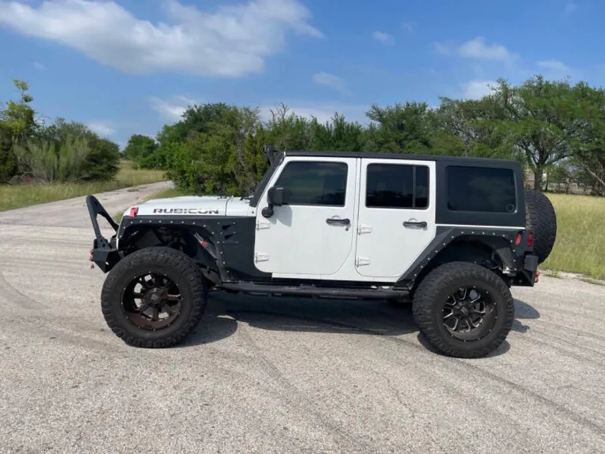 2013 Jeep Wrangler Unlimited Rubicon photo 1