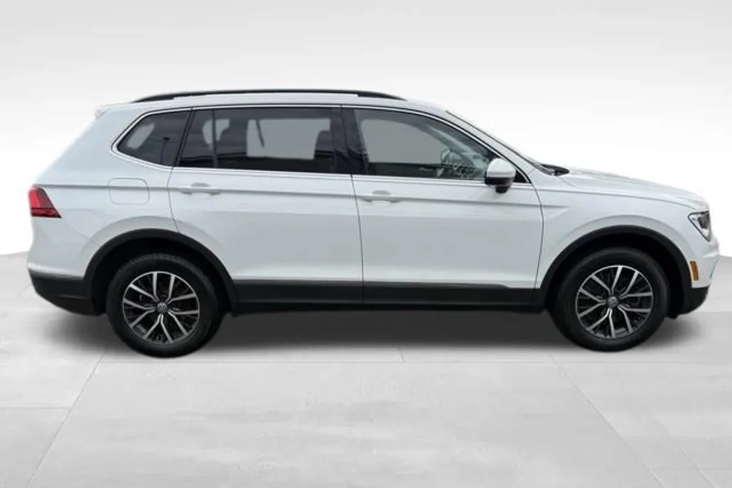 2020 Volkswagen Tiguan SE photo 1