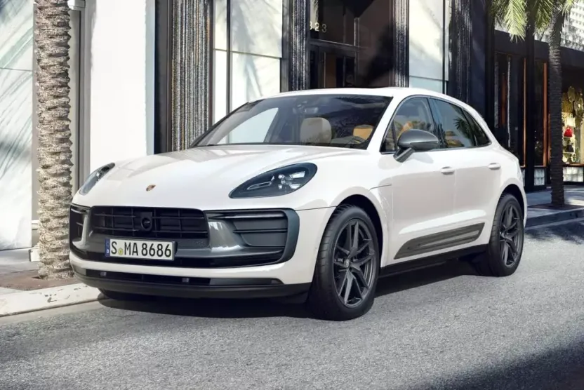 2023 Porsche Macan T photo 1