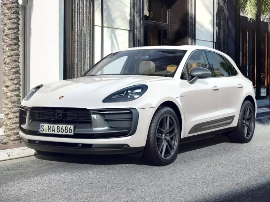 2023 Porsche Macan T photo 1