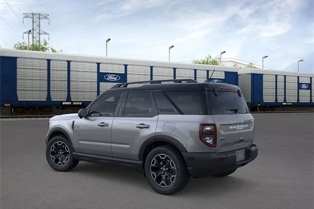 2025 Ford Bronco Sport Outer Banks photo 1