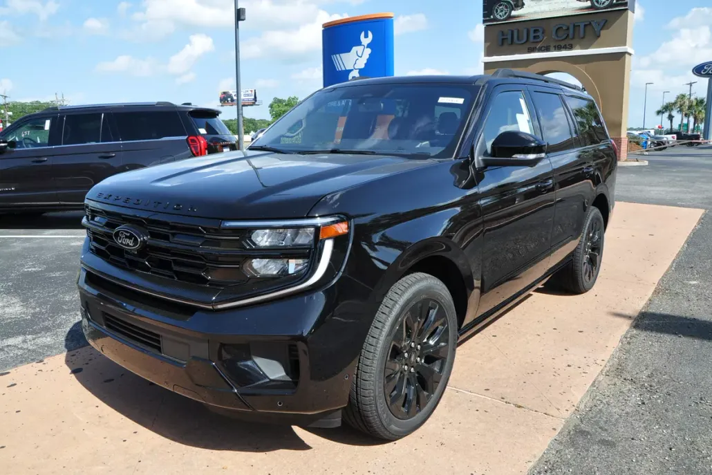 2025 Ford Expedition Platinum photo 1