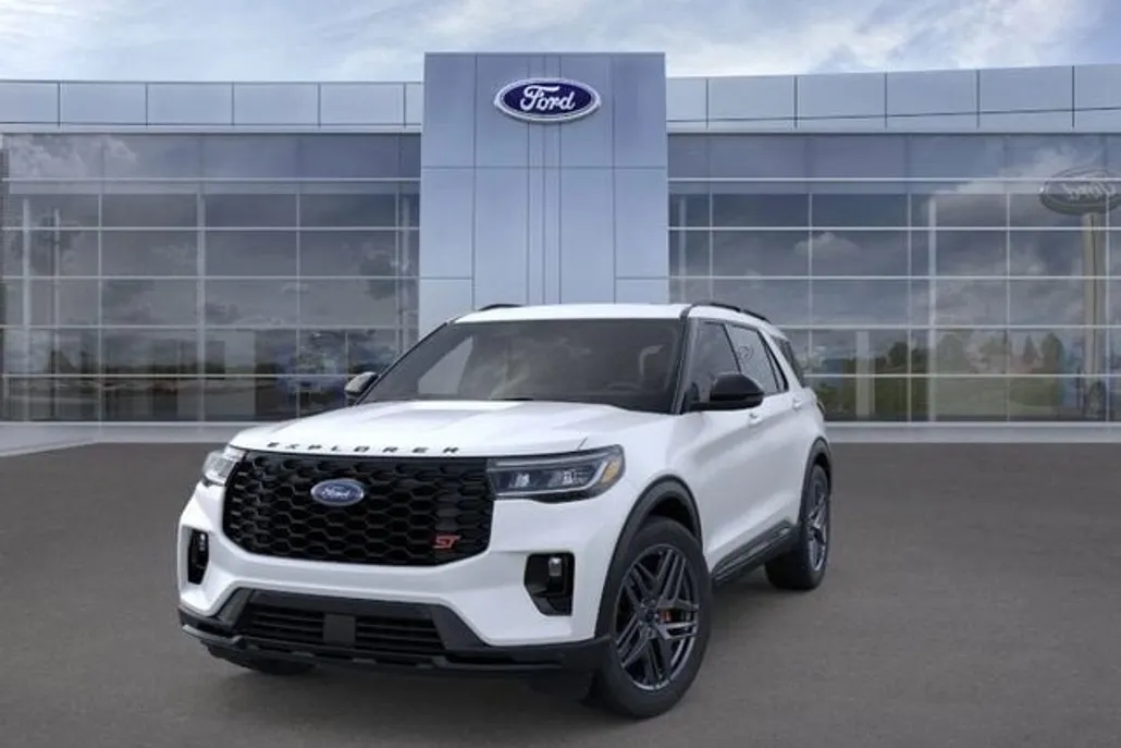 2025 Ford Explorer ST photo 1