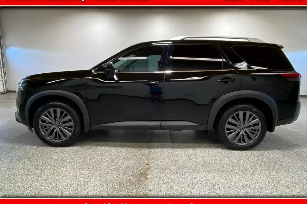 2022 Nissan Pathfinder SL photo 1