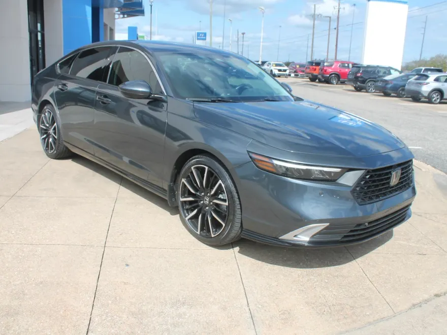 2023 Honda Accord Hybrid Touring photo 1