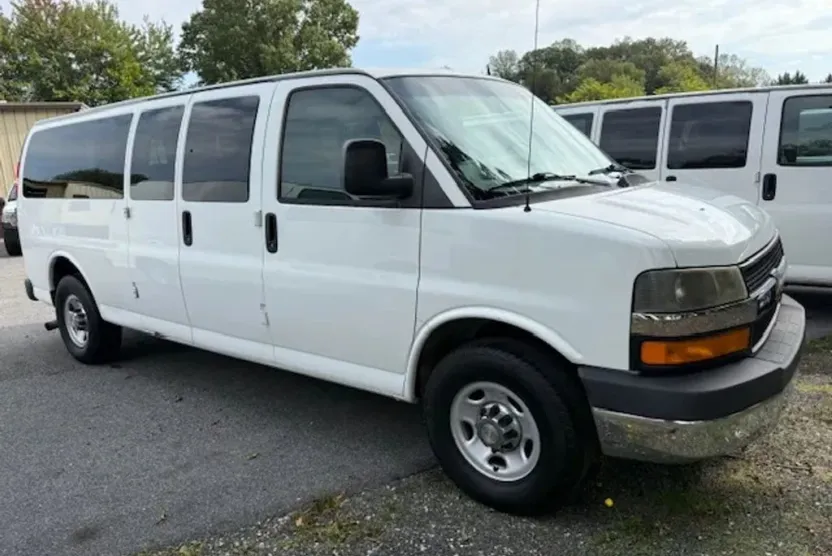 2014 Chevrolet Express 3500 Passenger LT Van photo 1