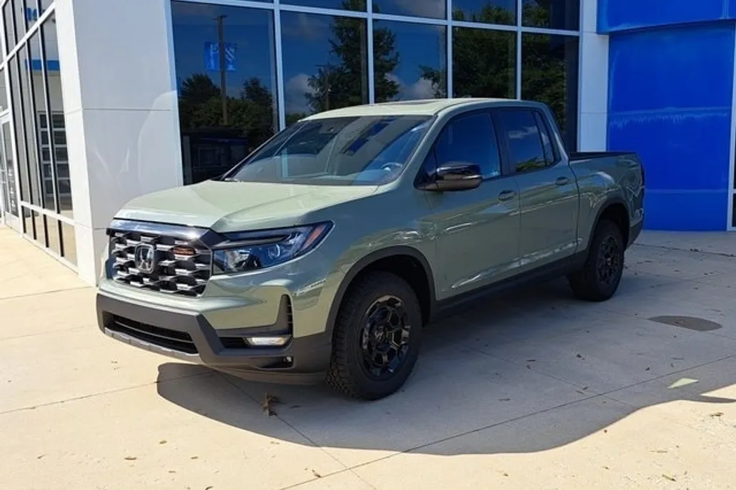 2026 Honda Ridgeline TrailSport photo 1