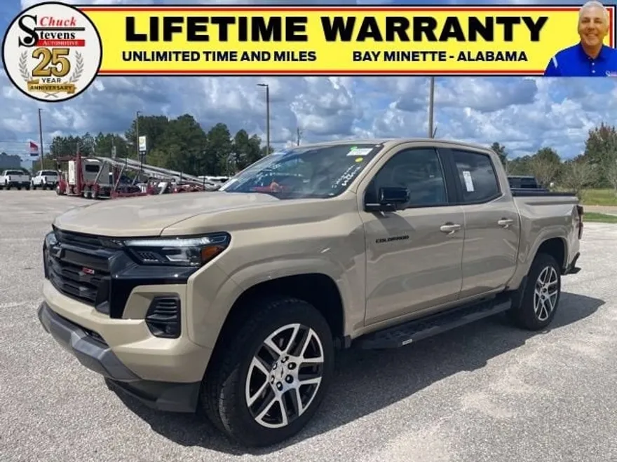 2023 Chevrolet Colorado Z71 photo 1